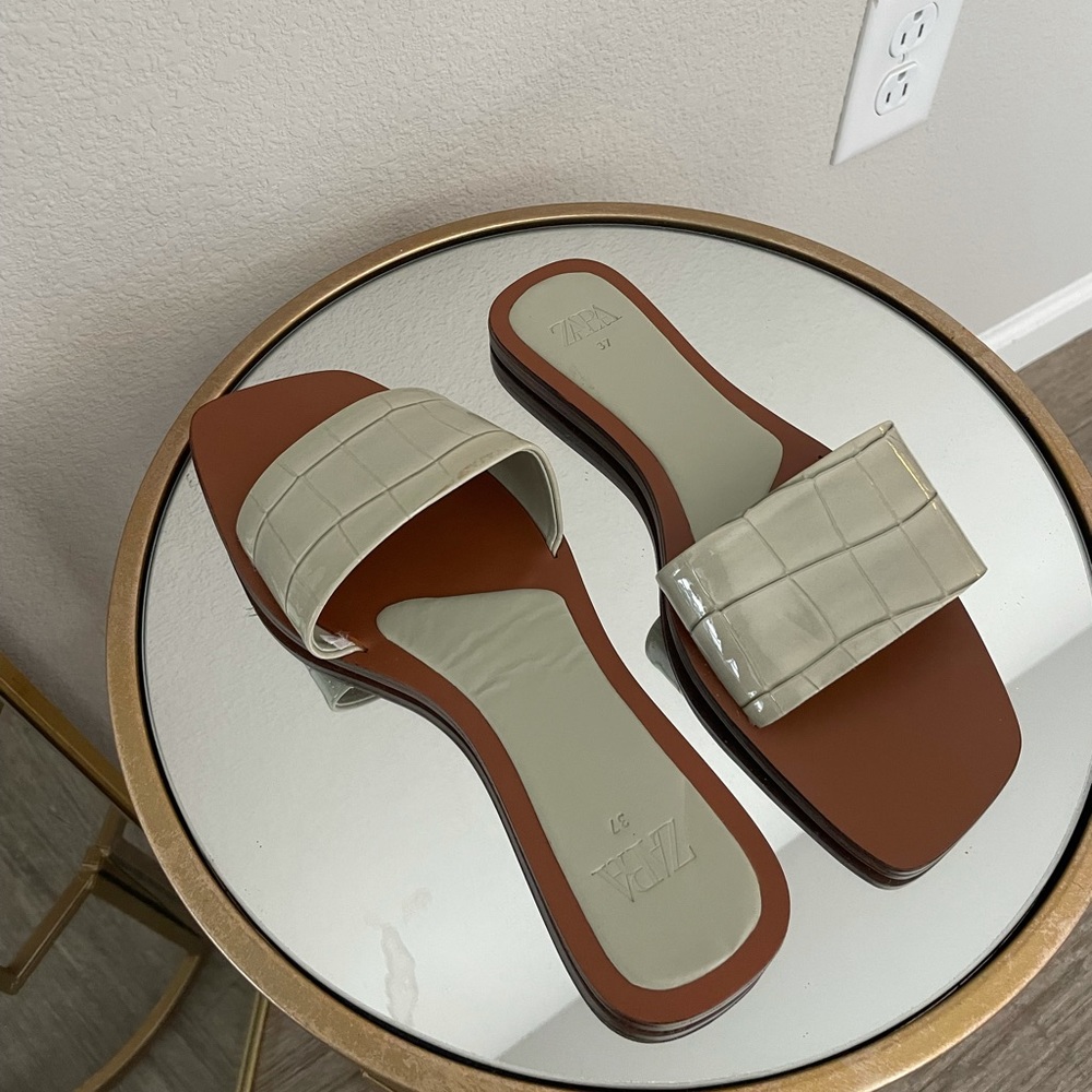 Zara green printed sandals